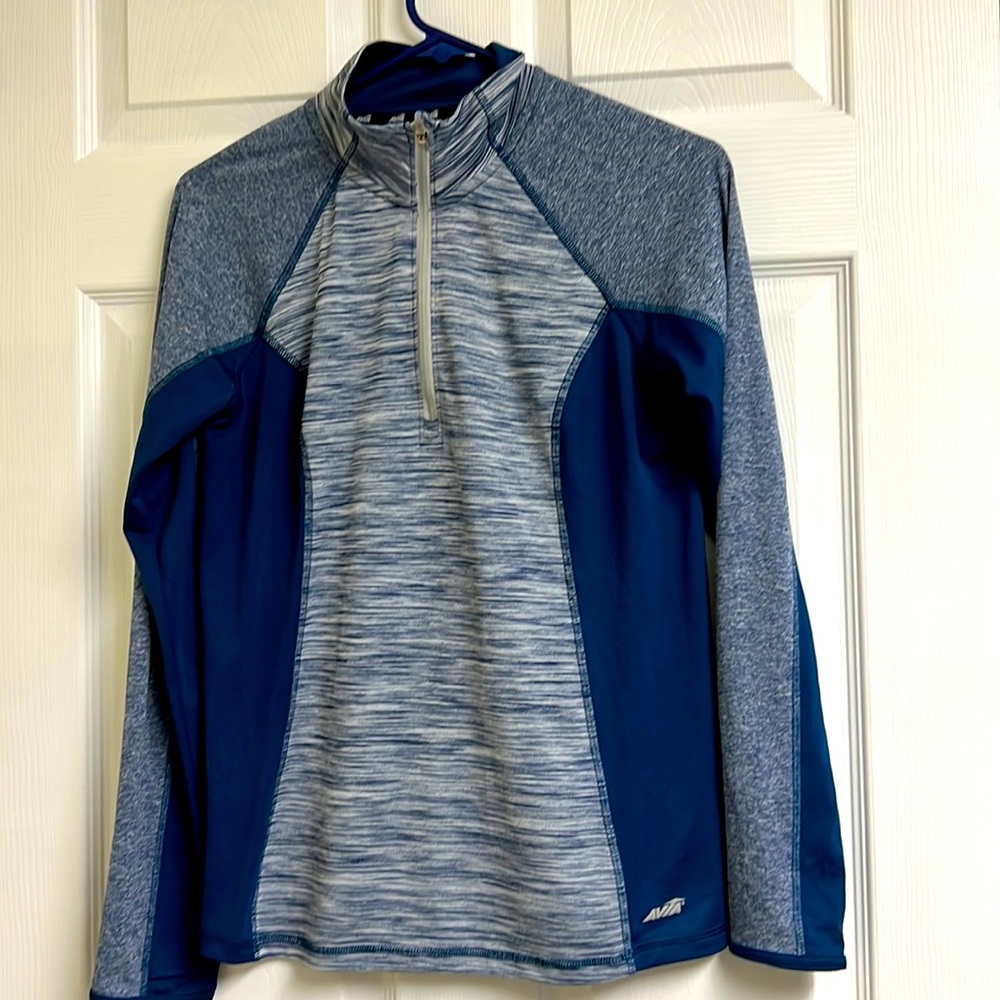 Women’s size S Avia half zip athletic pull over